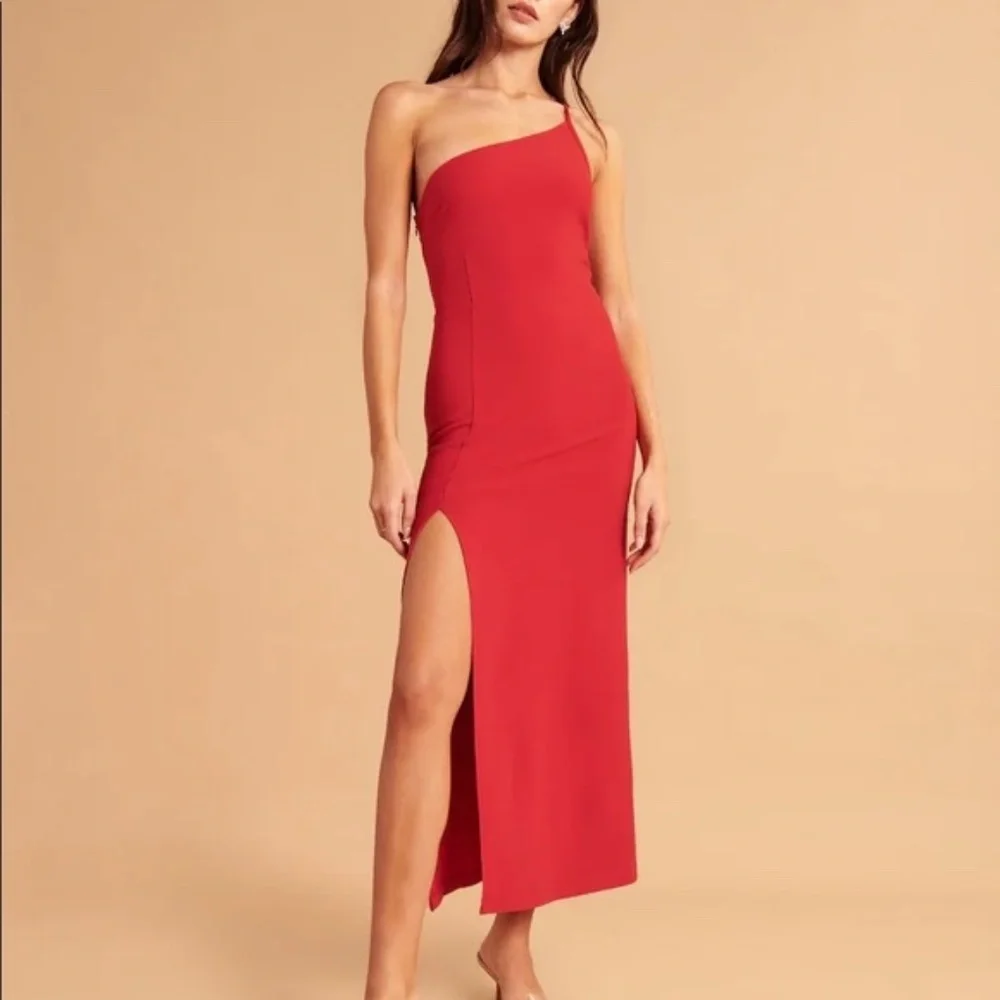 VIRAL Abercrombie & Fitch Asymmetrical One Shoulder Maxi Dress